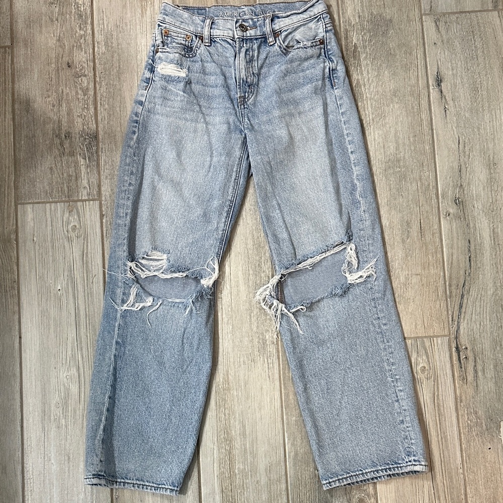 American Eagle Outfitters Light Wash Ripped Boyfriend Jeans